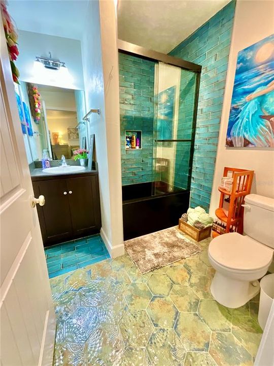 For Sale: $369,900 (2 beds, 2 baths, 1080 Square Feet)