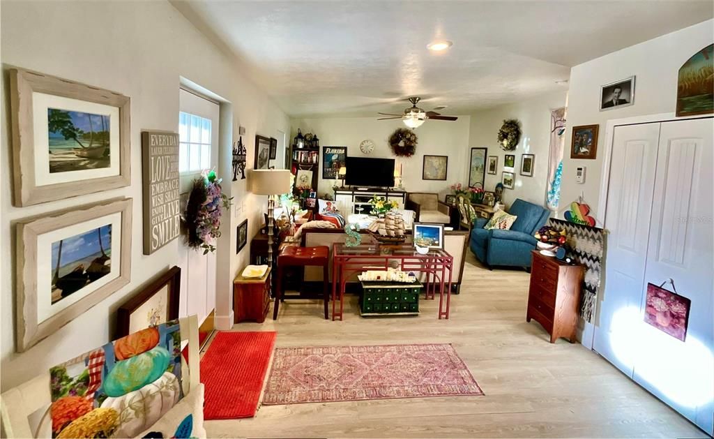 For Sale: $369,900 (2 beds, 2 baths, 1080 Square Feet)
