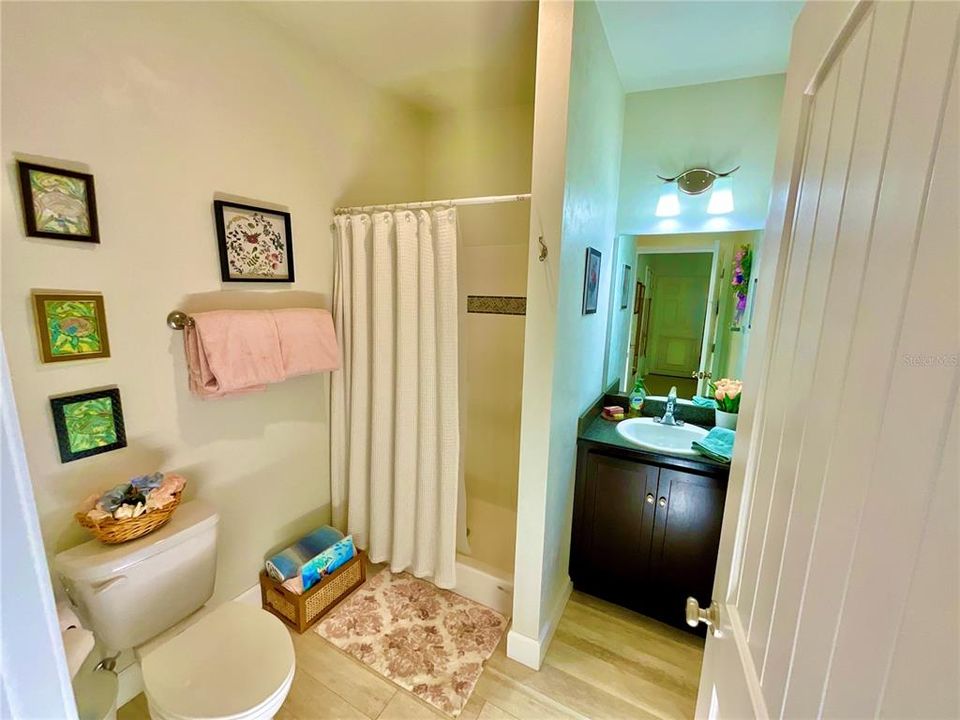 For Sale: $369,900 (2 beds, 2 baths, 1080 Square Feet)