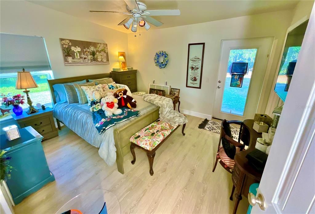 For Sale: $369,900 (2 beds, 2 baths, 1080 Square Feet)