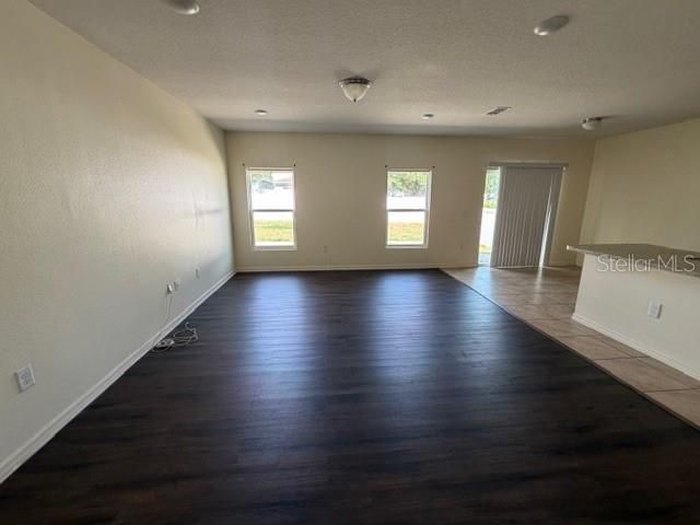 For Sale: $242,500 (3 beds, 2 baths, 1471 Square Feet)