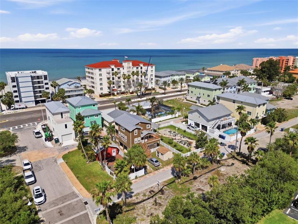 For Sale: $649,900 (2 beds, 2 baths, 1364 Square Feet)