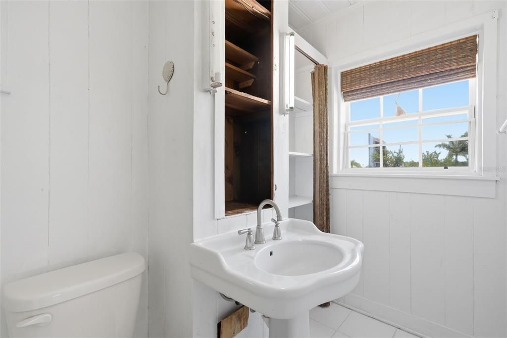 For Sale: $649,900 (2 beds, 2 baths, 1364 Square Feet)