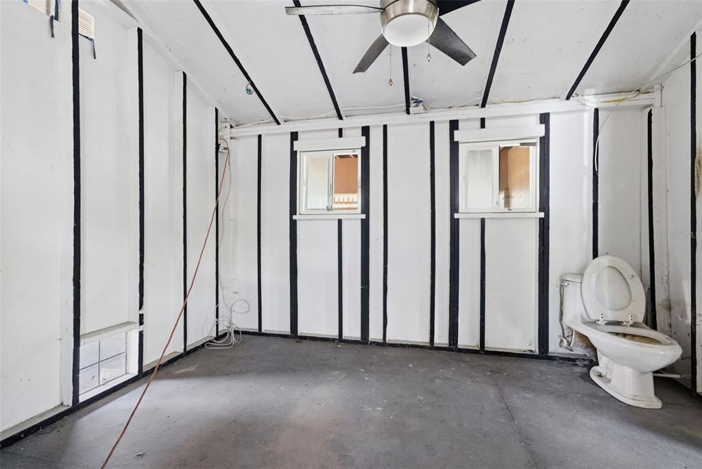 For Sale: $649,900 (2 beds, 2 baths, 1364 Square Feet)
