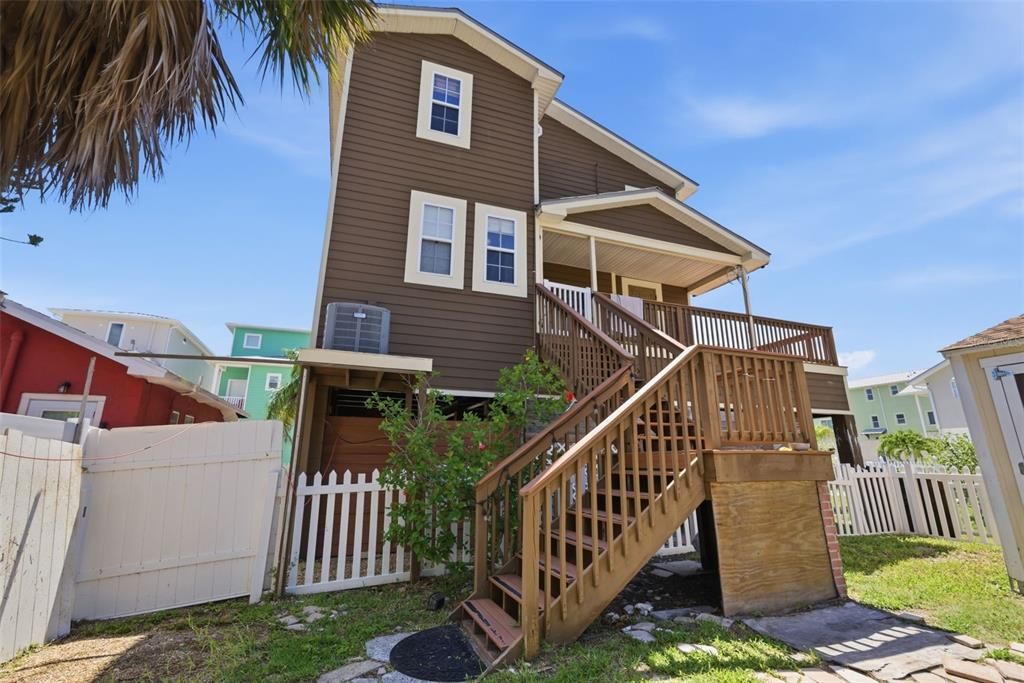 For Sale: $649,900 (2 beds, 2 baths, 1364 Square Feet)