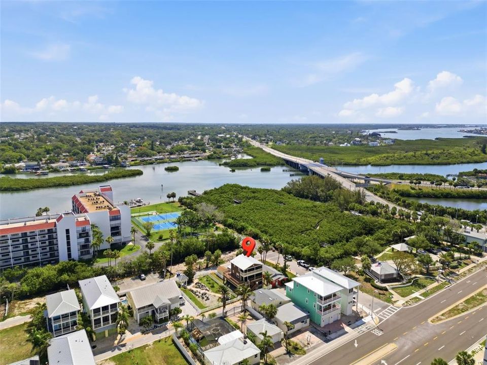For Sale: $649,900 (2 beds, 2 baths, 1364 Square Feet)