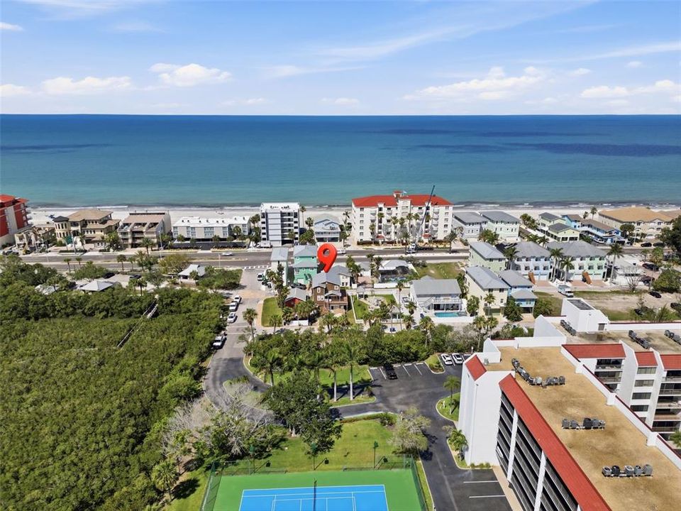 For Sale: $649,900 (2 beds, 2 baths, 1364 Square Feet)