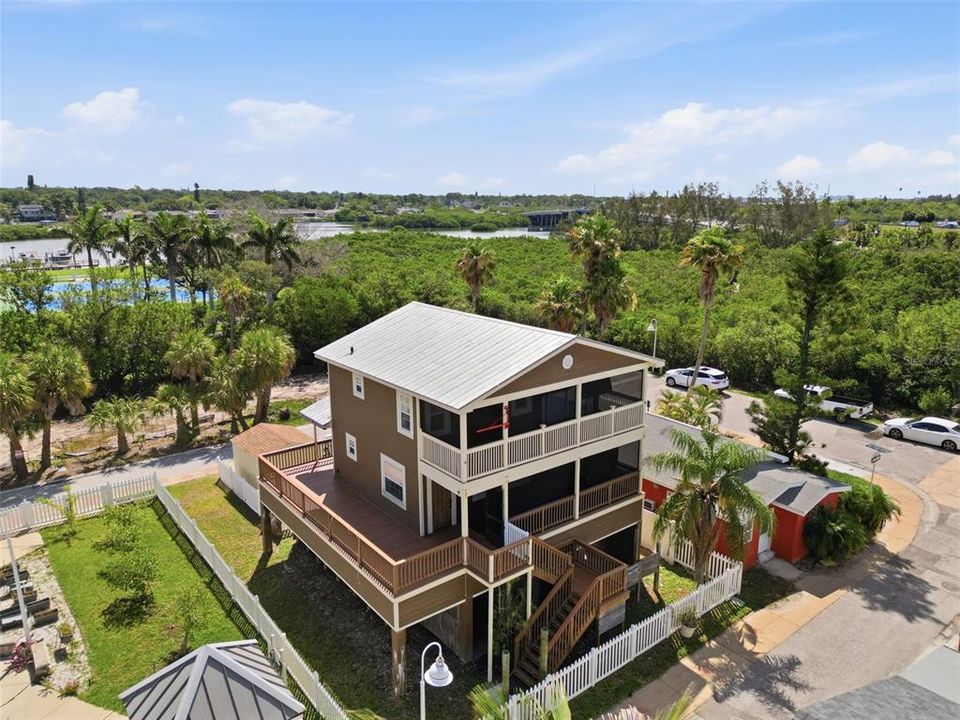 For Sale: $649,900 (2 beds, 2 baths, 1364 Square Feet)