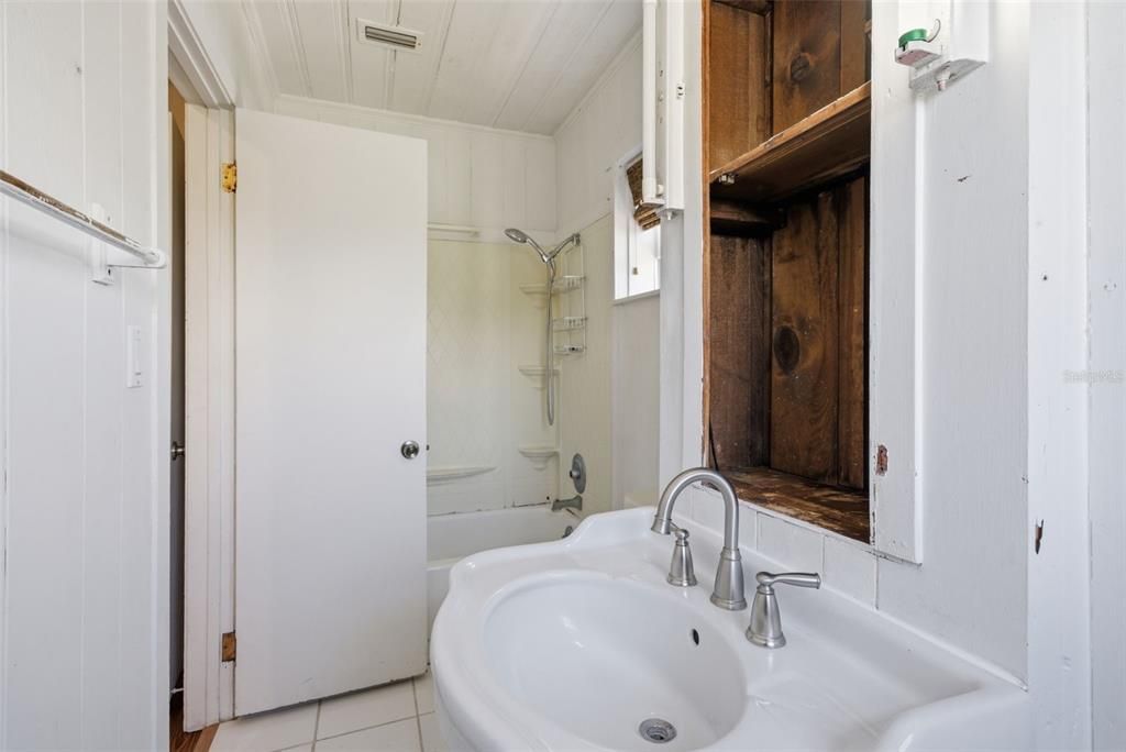 For Sale: $649,900 (2 beds, 2 baths, 1364 Square Feet)