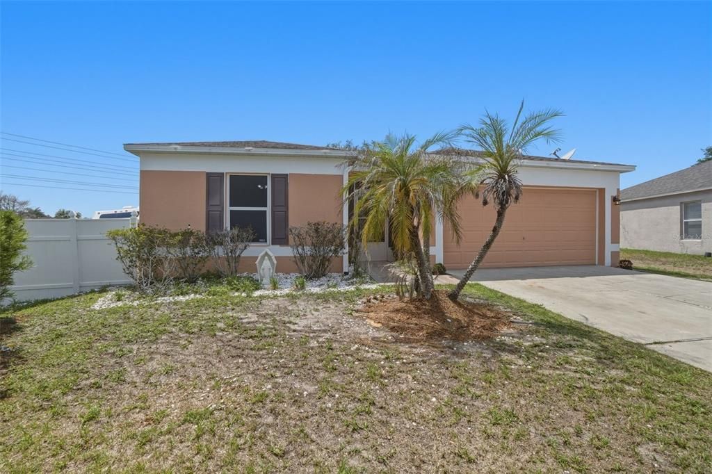 For Sale: $400,000 (4 beds, 2 baths, 1874 Square Feet)