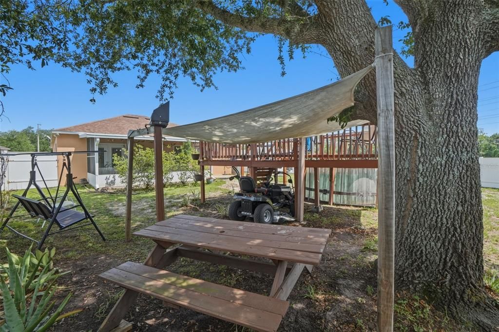 For Sale: $400,000 (4 beds, 2 baths, 1874 Square Feet)