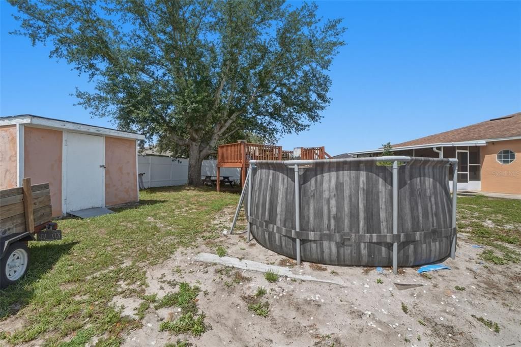 For Sale: $400,000 (4 beds, 2 baths, 1874 Square Feet)