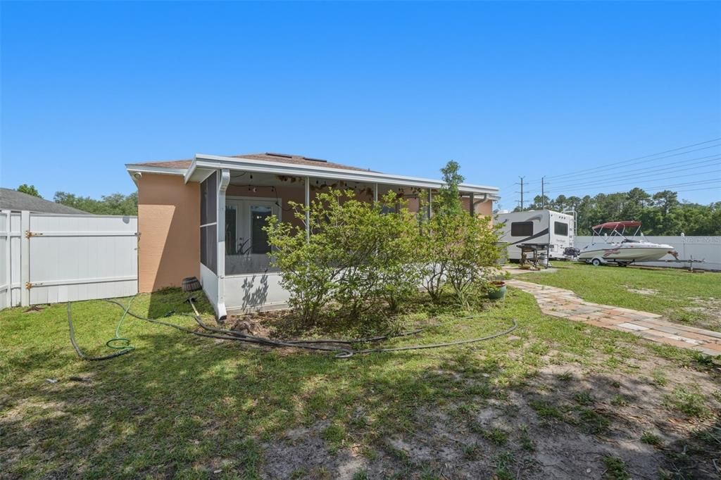 For Sale: $400,000 (4 beds, 2 baths, 1874 Square Feet)
