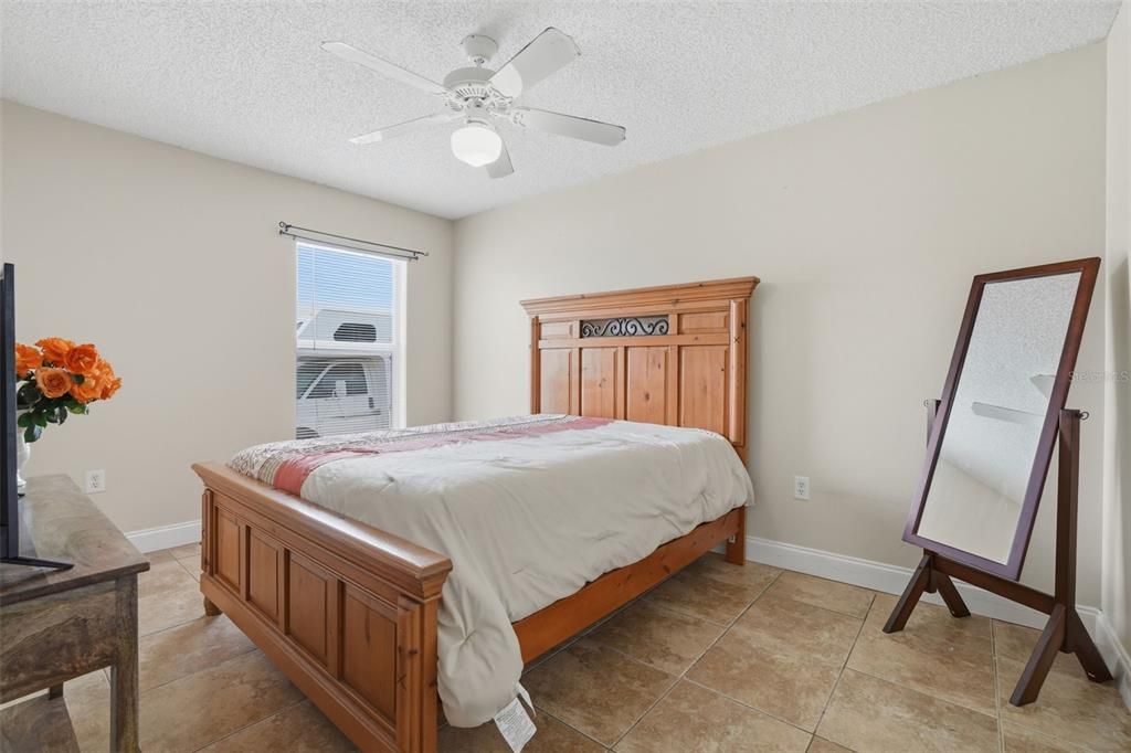 For Sale: $400,000 (4 beds, 2 baths, 1874 Square Feet)