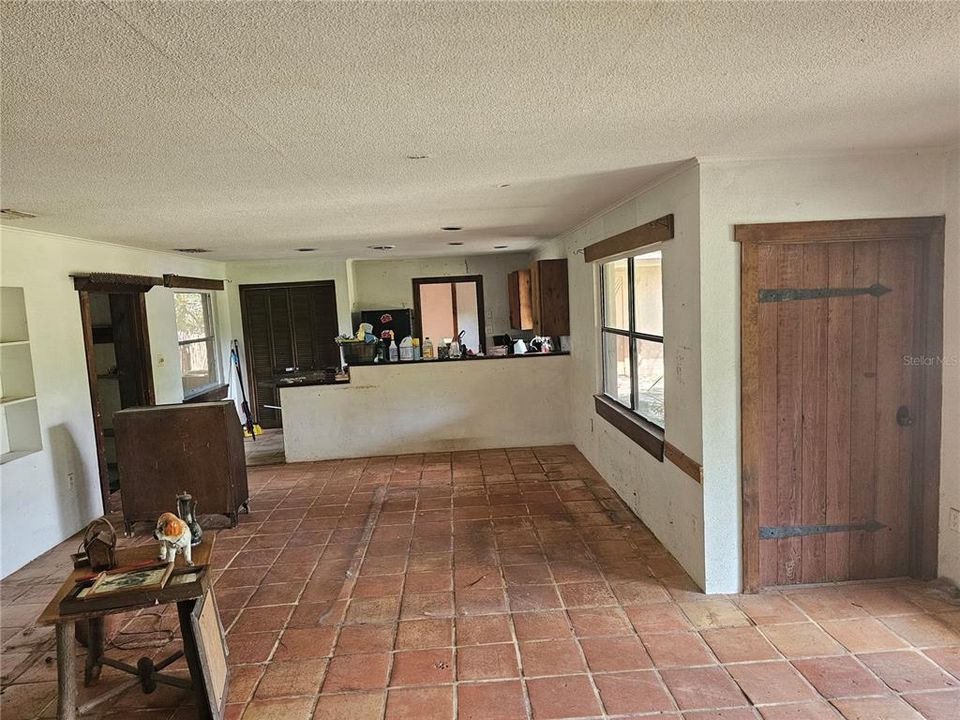 На продажу: $349,000 (3 спален, 2 ванн, 1971 Квадратных фут)