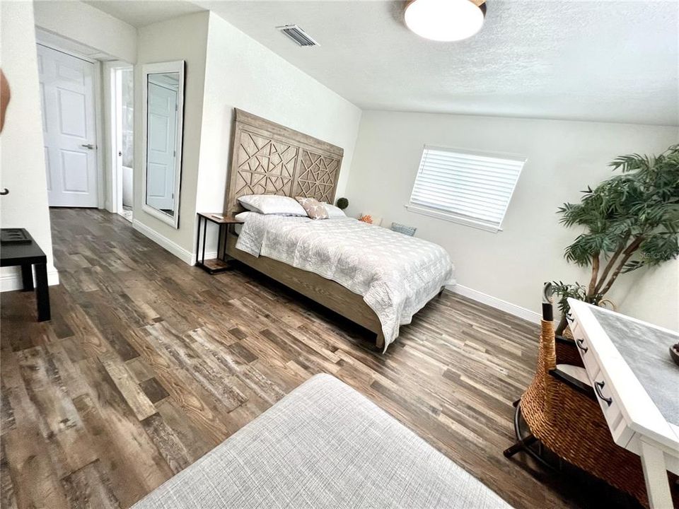 For Rent: $6,500 (4 beds, 3 baths, 2077 Square Feet)