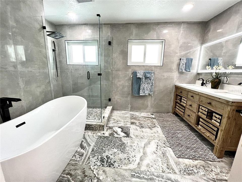 For Rent: $6,500 (4 beds, 3 baths, 2077 Square Feet)