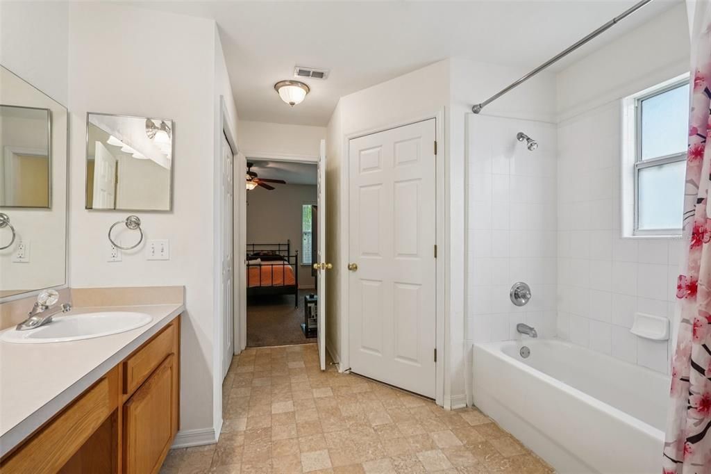 For Sale: $290,000 (3 beds, 2 baths, 1620 Square Feet)