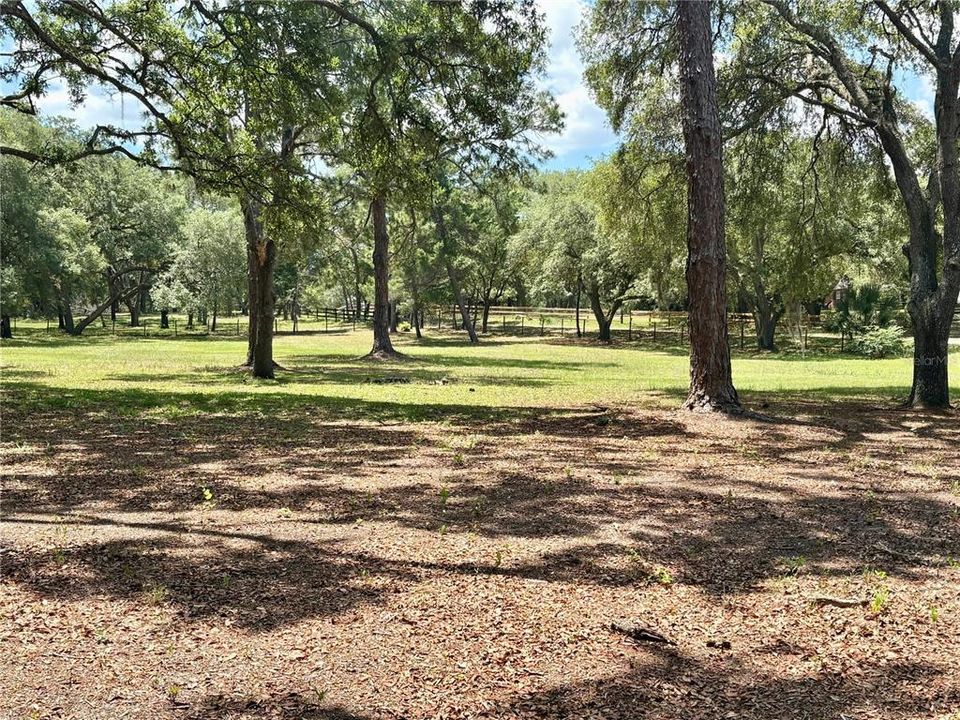 На продажу: $350,000 (3.39 acres)