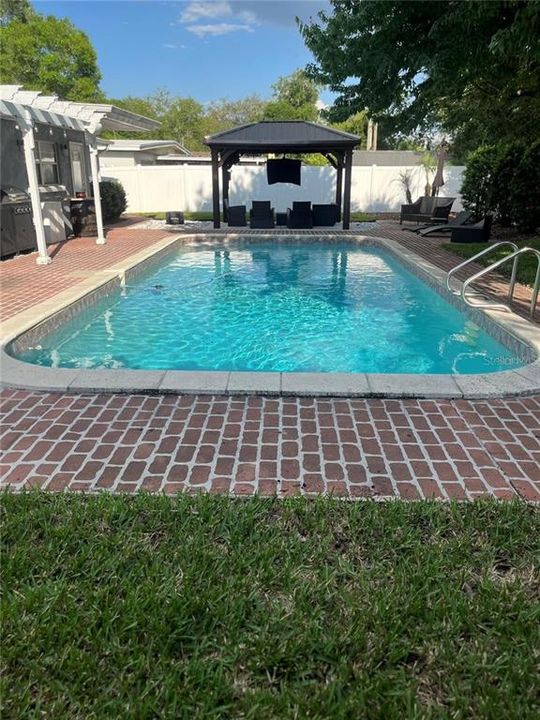For Rent: $3,850 (3 beds, 2 baths, 1810 Square Feet)