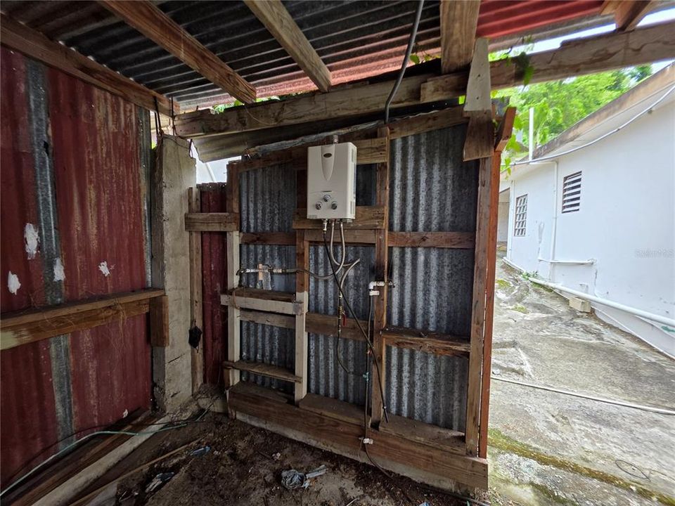 For Sale: $99,000 (3 beds, 1 baths, 1100 Square Feet)