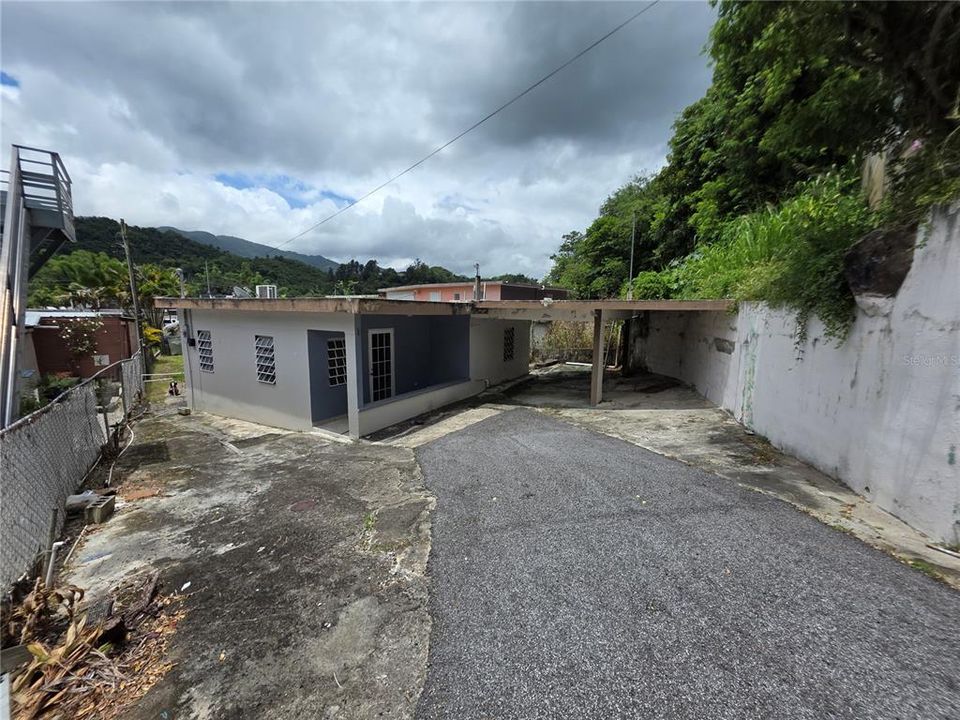 For Sale: $99,000 (3 beds, 1 baths, 1100 Square Feet)