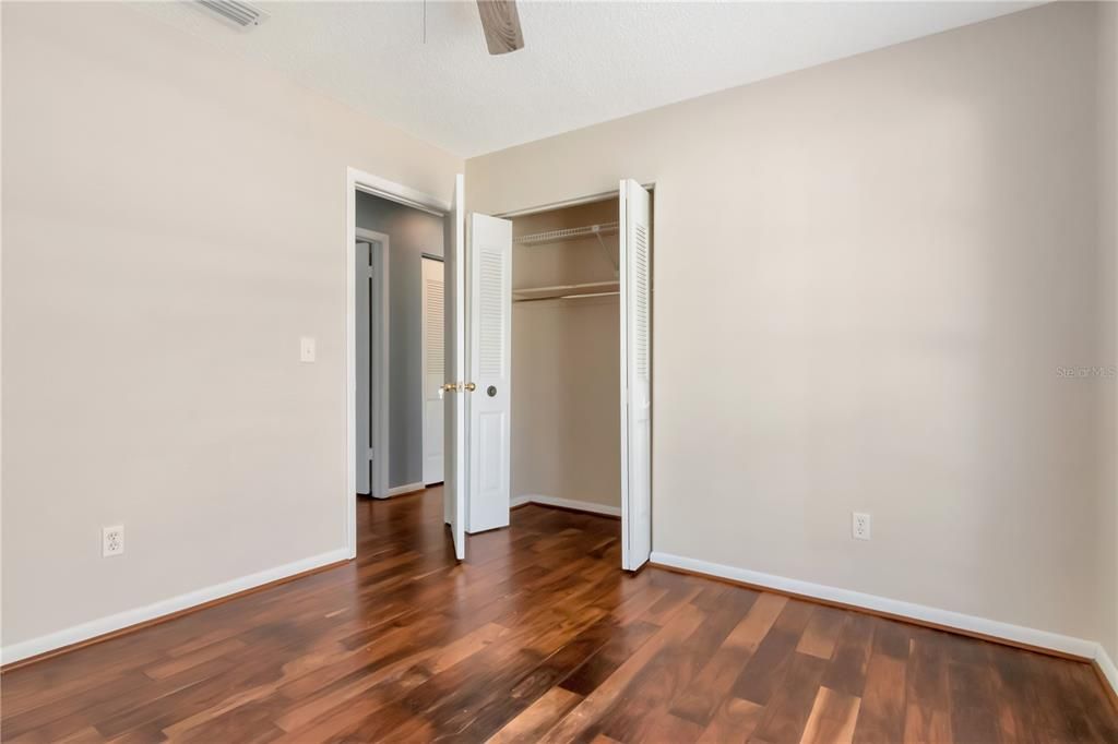 Activo con contrato: $425,000 (4 camas, 2 baños, 1794 Pies cuadrados)