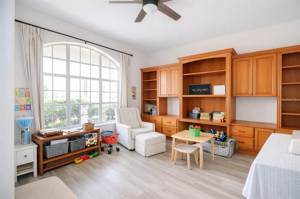 En Venta: $484,900 (3 camas, 2 baños, 2199 Pies cuadrados)