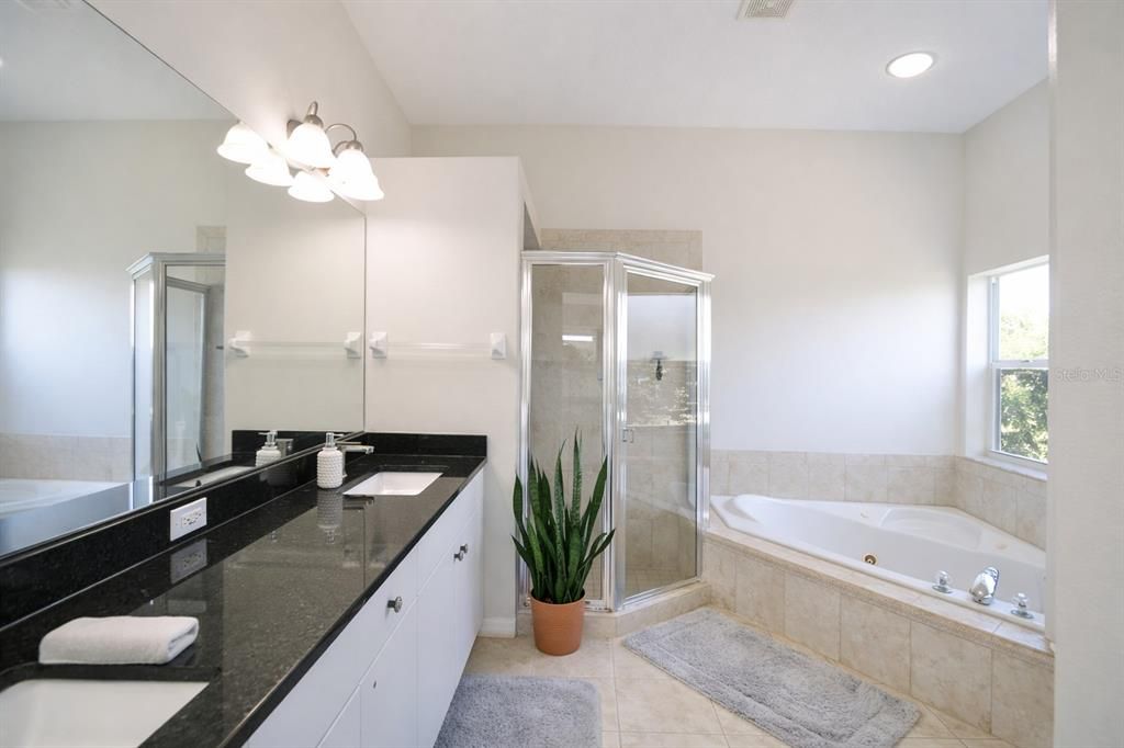 En Venta: $484,900 (3 camas, 2 baños, 2199 Pies cuadrados)