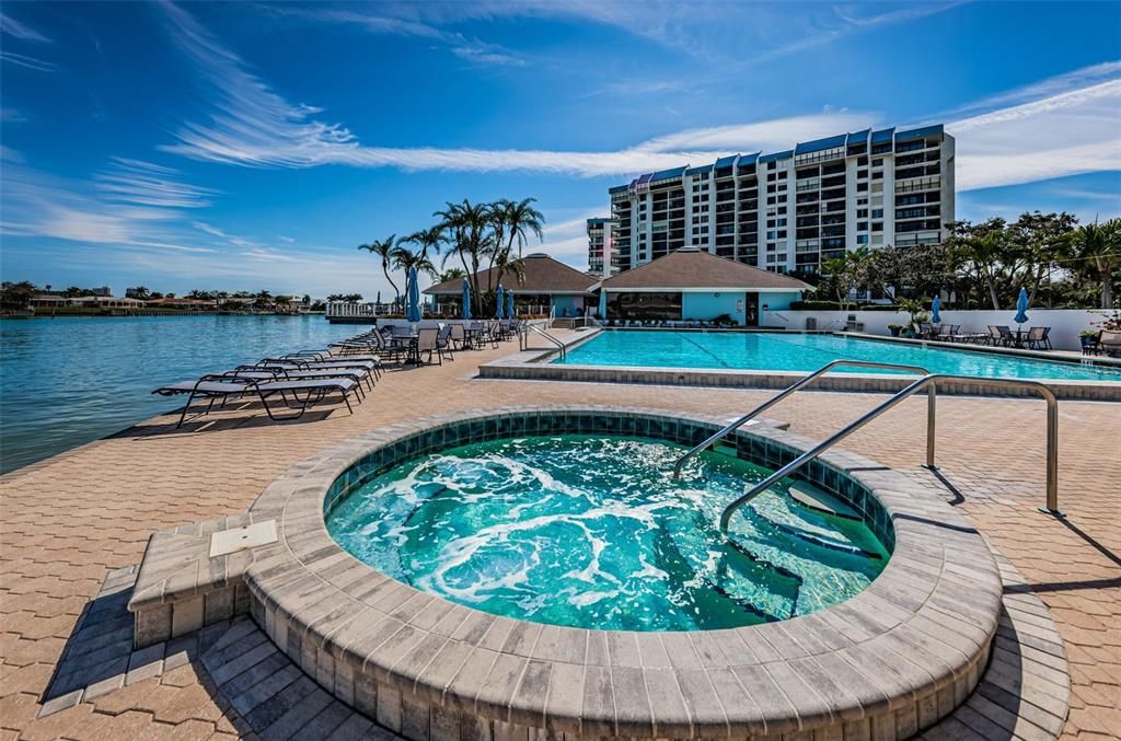 En Venta: $596,000 (2 camas, 2 baños, 1175 Pies cuadrados)