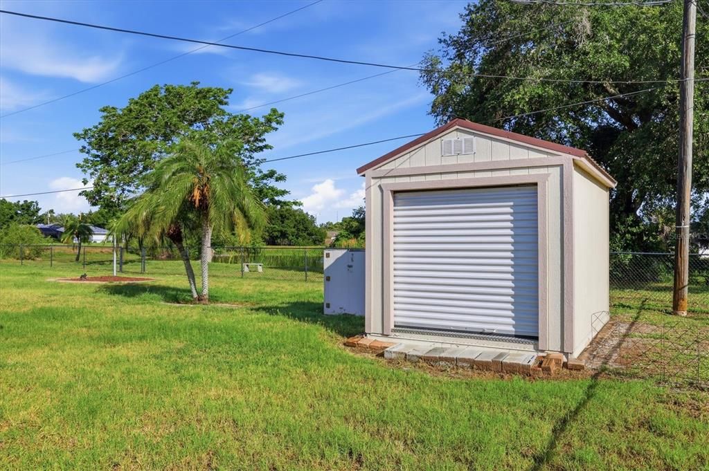 En Venta: $439,000 (2 camas, 2 baños, 1976 Pies cuadrados)