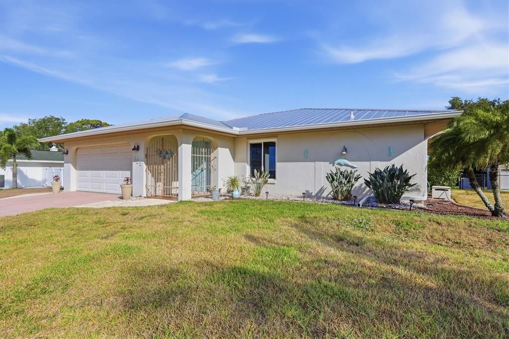 En Venta: $439,000 (2 camas, 2 baños, 1976 Pies cuadrados)