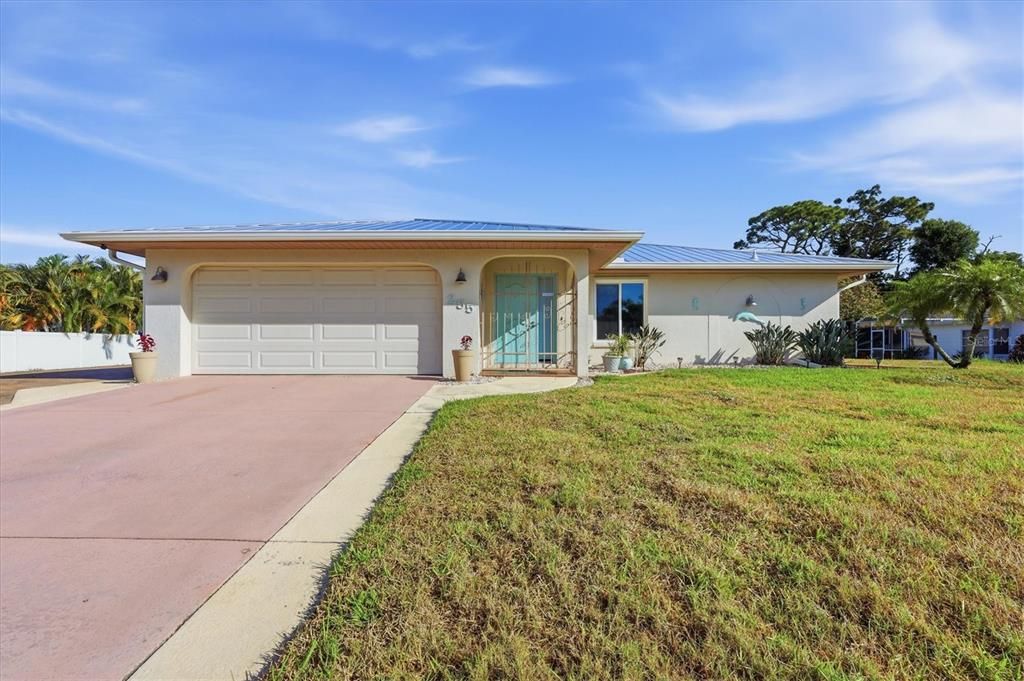 En Venta: $439,000 (2 camas, 2 baños, 1976 Pies cuadrados)