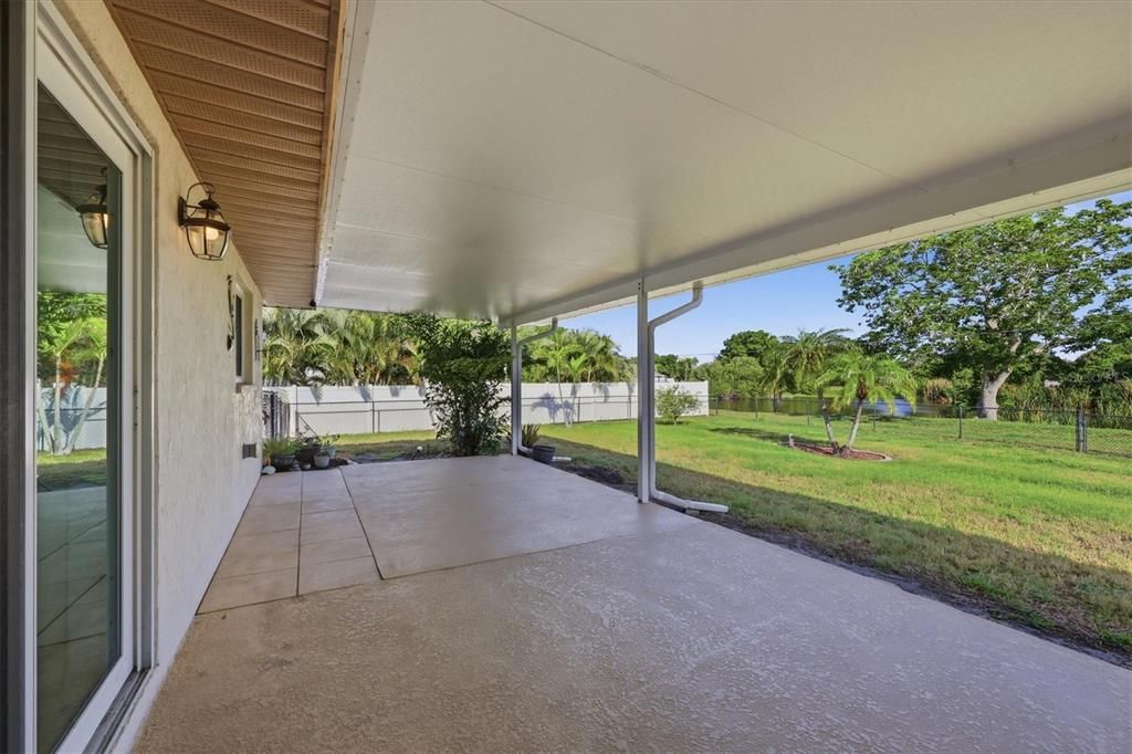 En Venta: $439,000 (2 camas, 2 baños, 1976 Pies cuadrados)
