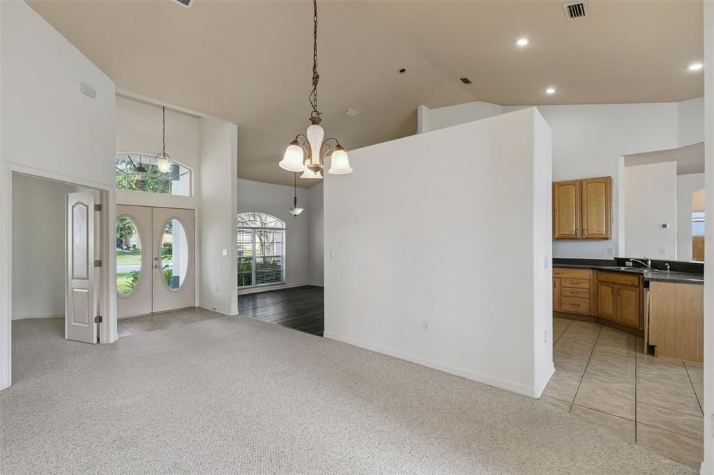 En Venta: $429,000 (4 camas, 2 baños, 2313 Pies cuadrados)