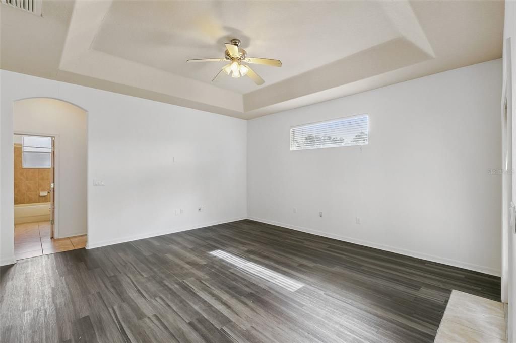 En Venta: $429,000 (4 camas, 2 baños, 2313 Pies cuadrados)
