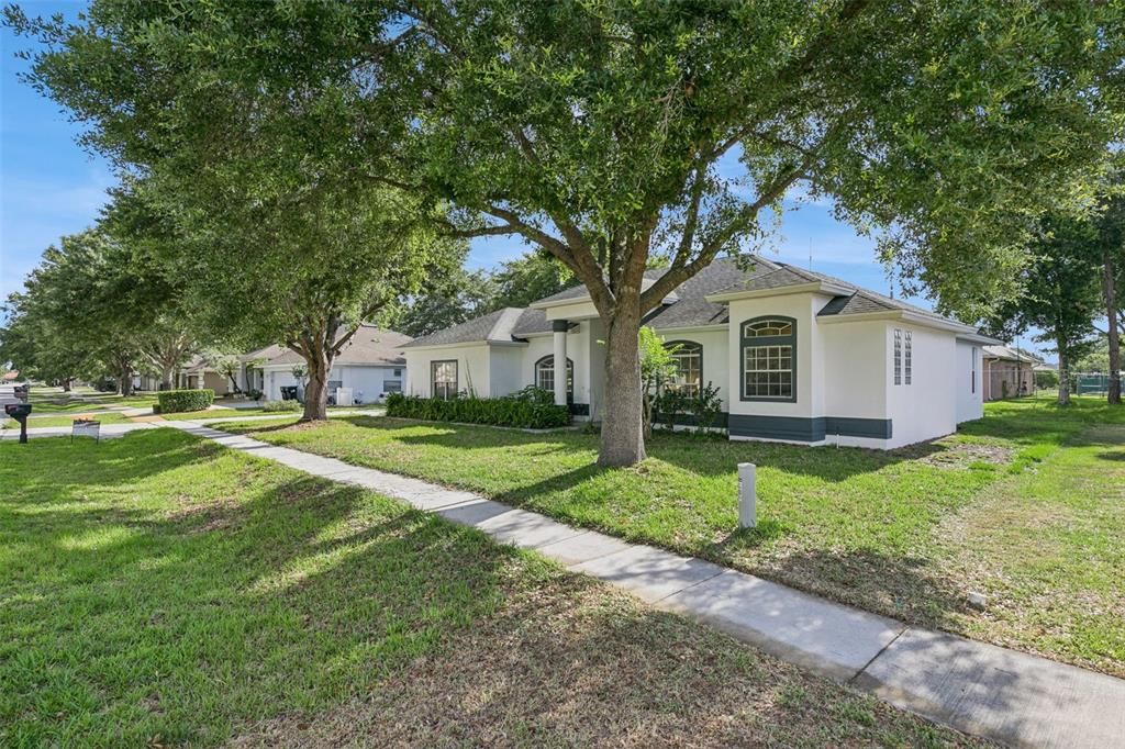En Venta: $429,000 (4 camas, 2 baños, 2313 Pies cuadrados)