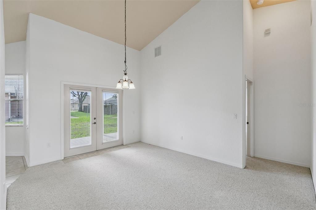 En Venta: $429,000 (4 camas, 2 baños, 2313 Pies cuadrados)
