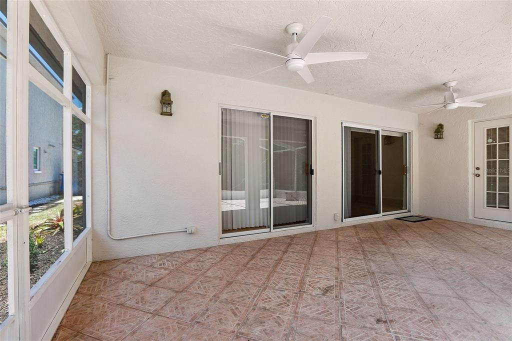 For Sale: $475,000 (3 beds, 2 baths, 1592 Square Feet)