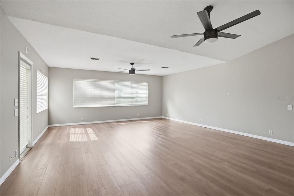 En Renta: $2,495 (3 camas, 2 baños, 2167 Pies cuadrados)
