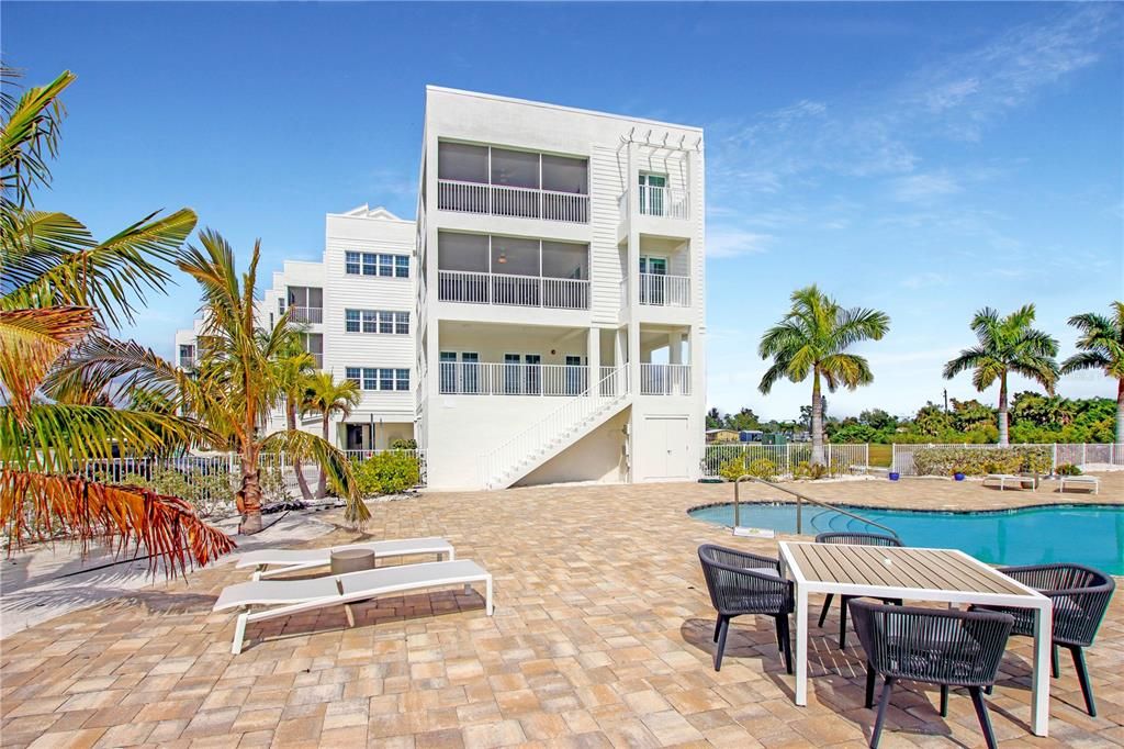 For Rent: $1,999 (3 beds, 2 baths, 1440 Square Feet)