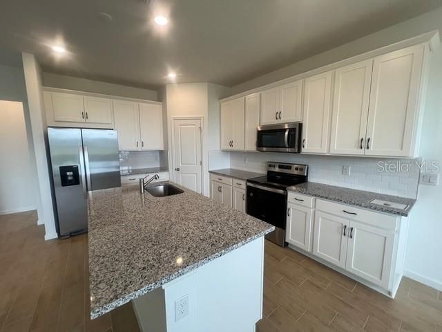 En Venta: $275,000 (4 camas, 2 baños, 1758 Pies cuadrados)