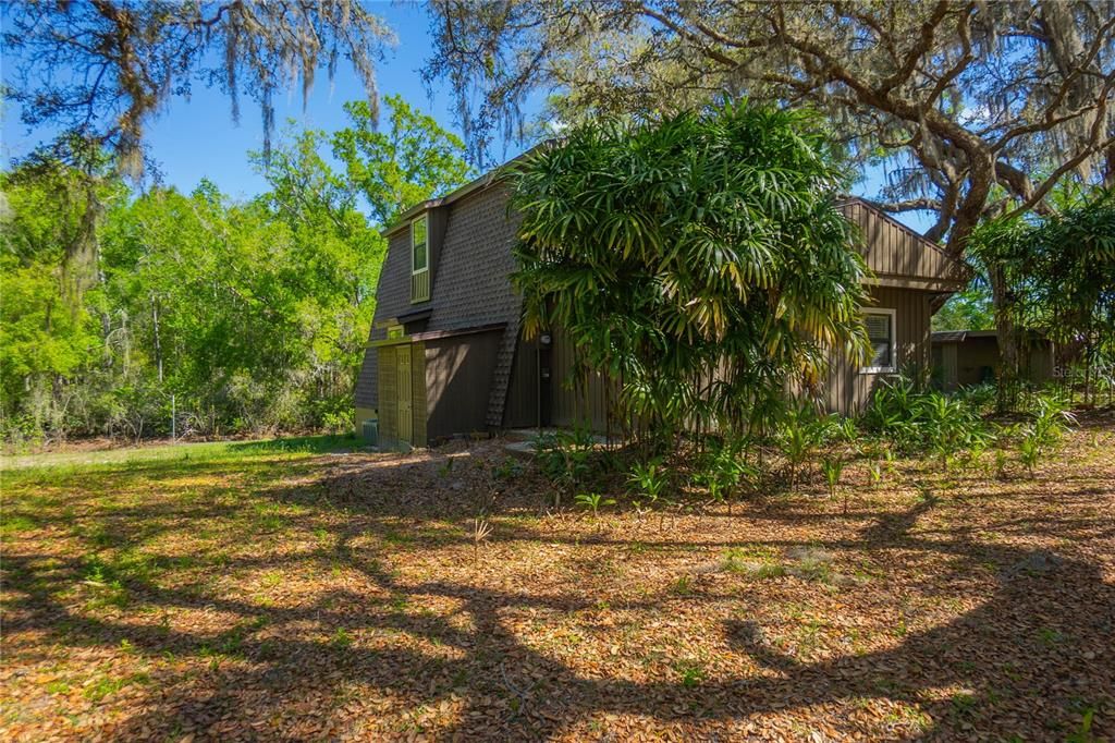 For Sale: $288,000 (3 beds, 2 baths, 1218 Square Feet)