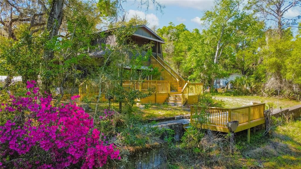 For Sale: $288,000 (3 beds, 2 baths, 1218 Square Feet)