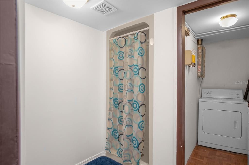 For Sale: $288,000 (3 beds, 2 baths, 1218 Square Feet)