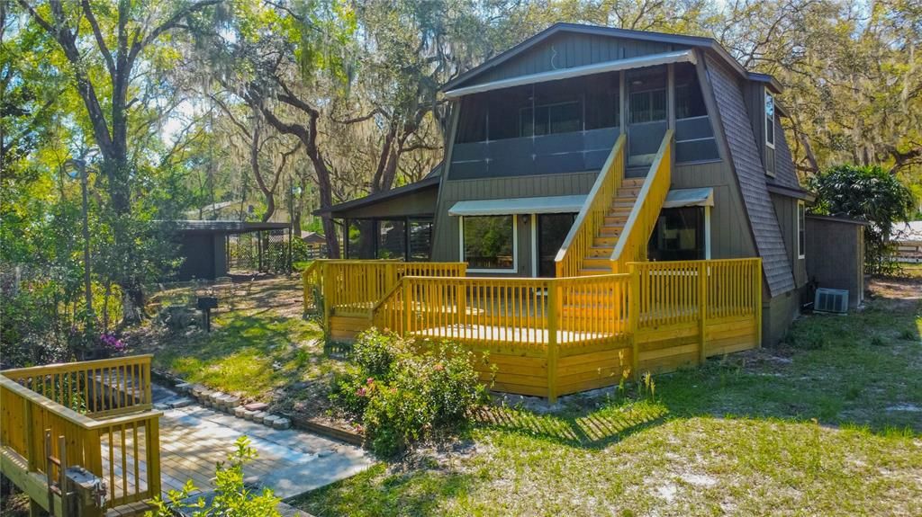 For Sale: $288,000 (3 beds, 2 baths, 1218 Square Feet)