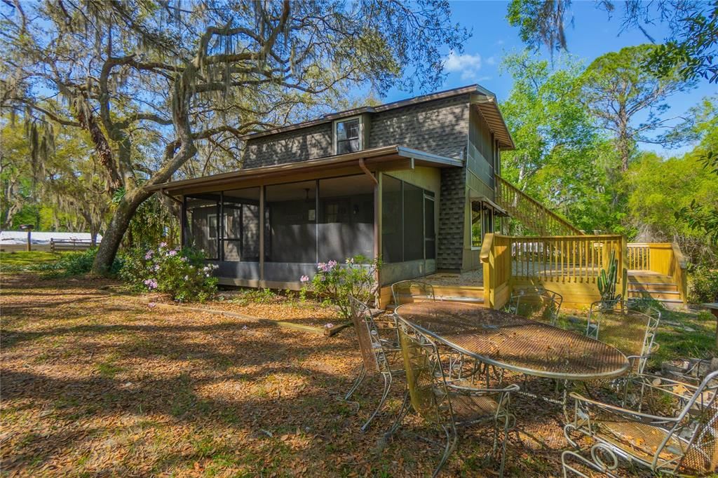 For Sale: $288,000 (3 beds, 2 baths, 1218 Square Feet)