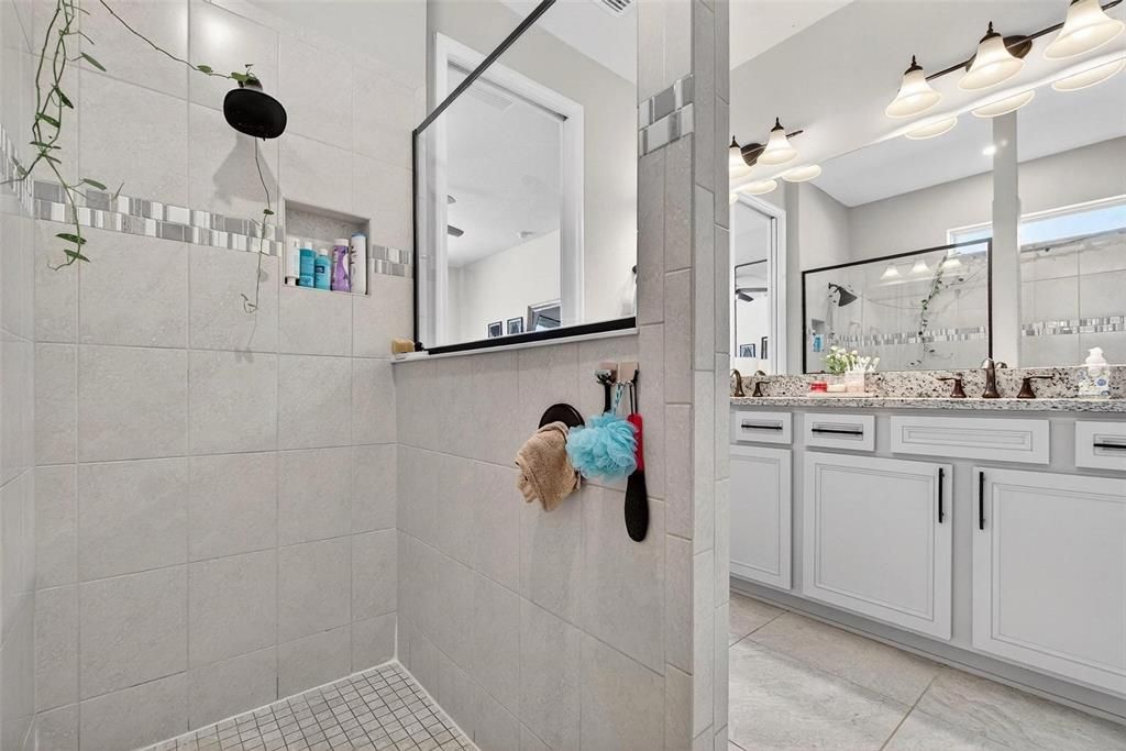 For Sale: $674,900 (4 beds, 2 baths, 2011 Square Feet)