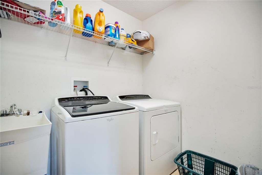 En Venta: $460,000 (4 camas, 3 baños, 2599 Pies cuadrados)