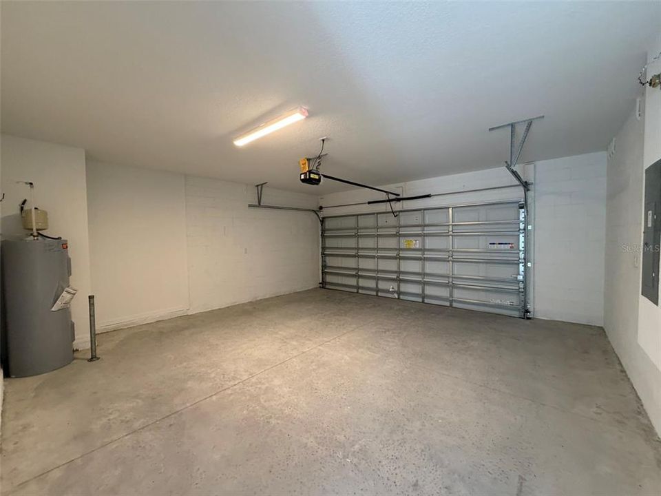 En Renta: $3,999 (4 camas, 3 baños, 2341 Pies cuadrados)